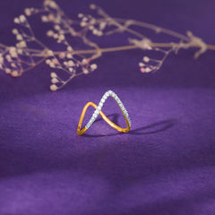 Gold Vellore Vanki Diamond Ring