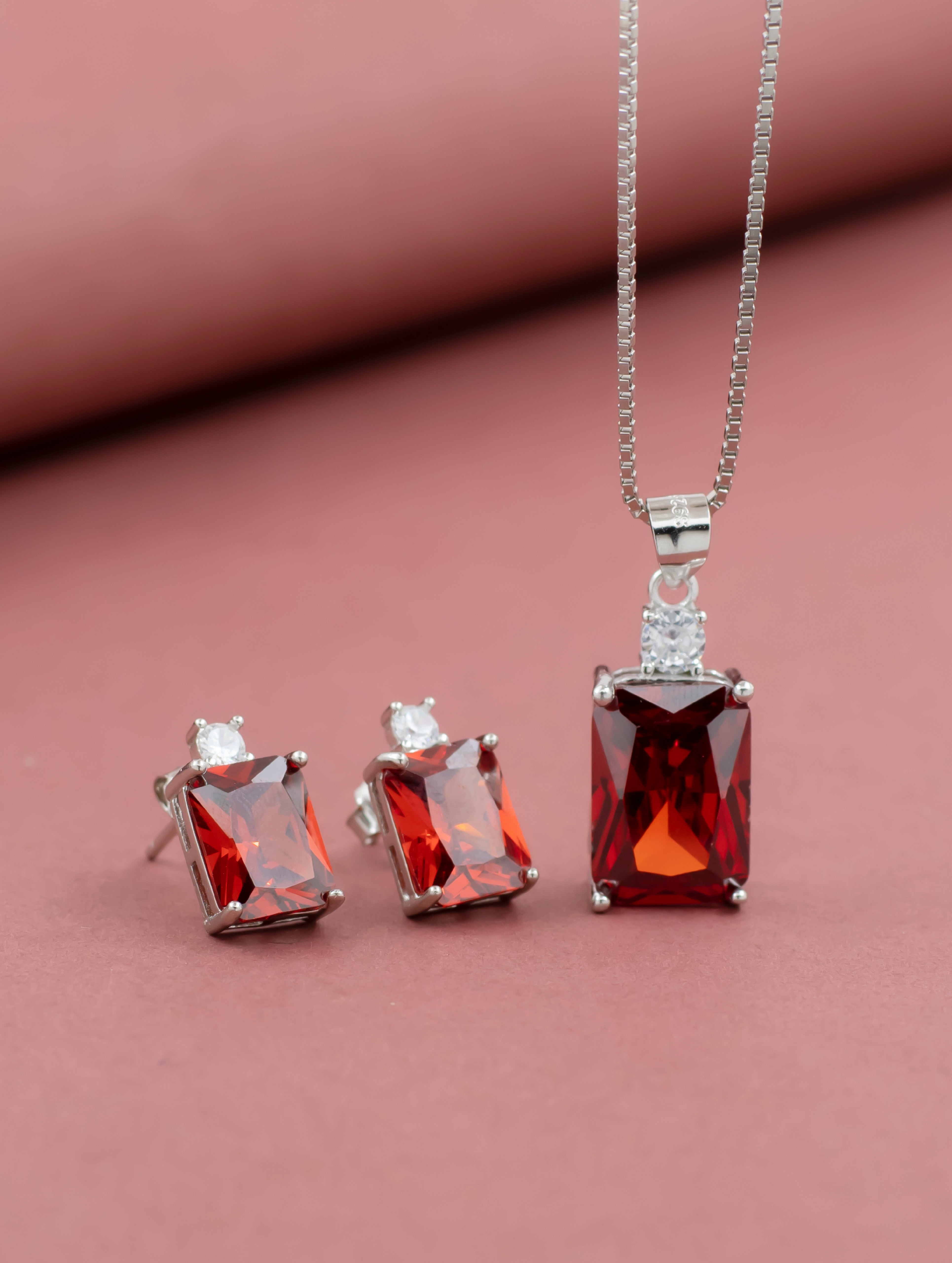 PENDANT SET (STYLE 6678)
