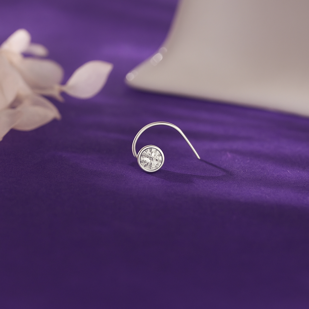 GlimmerDot™ Silver Screw Nosepin