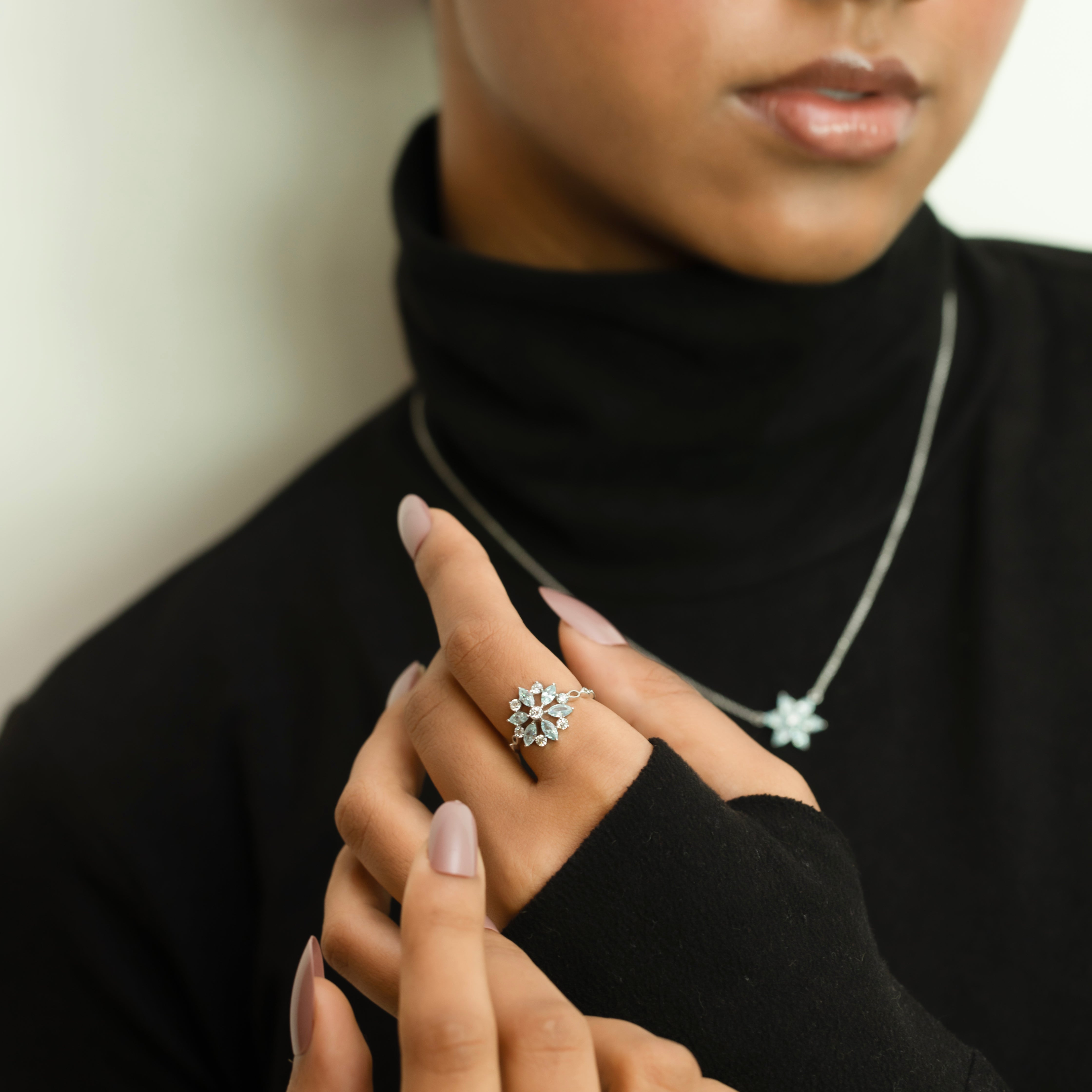 Frosted Flare Snowflake - Lab Diamond Fashion Ring Secondary image