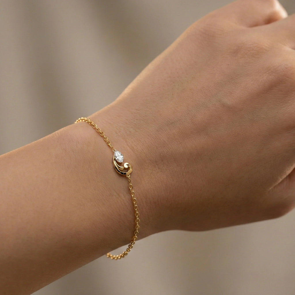 Baroque Grace - Pure Gold Oval Lab Diamond Bracelet