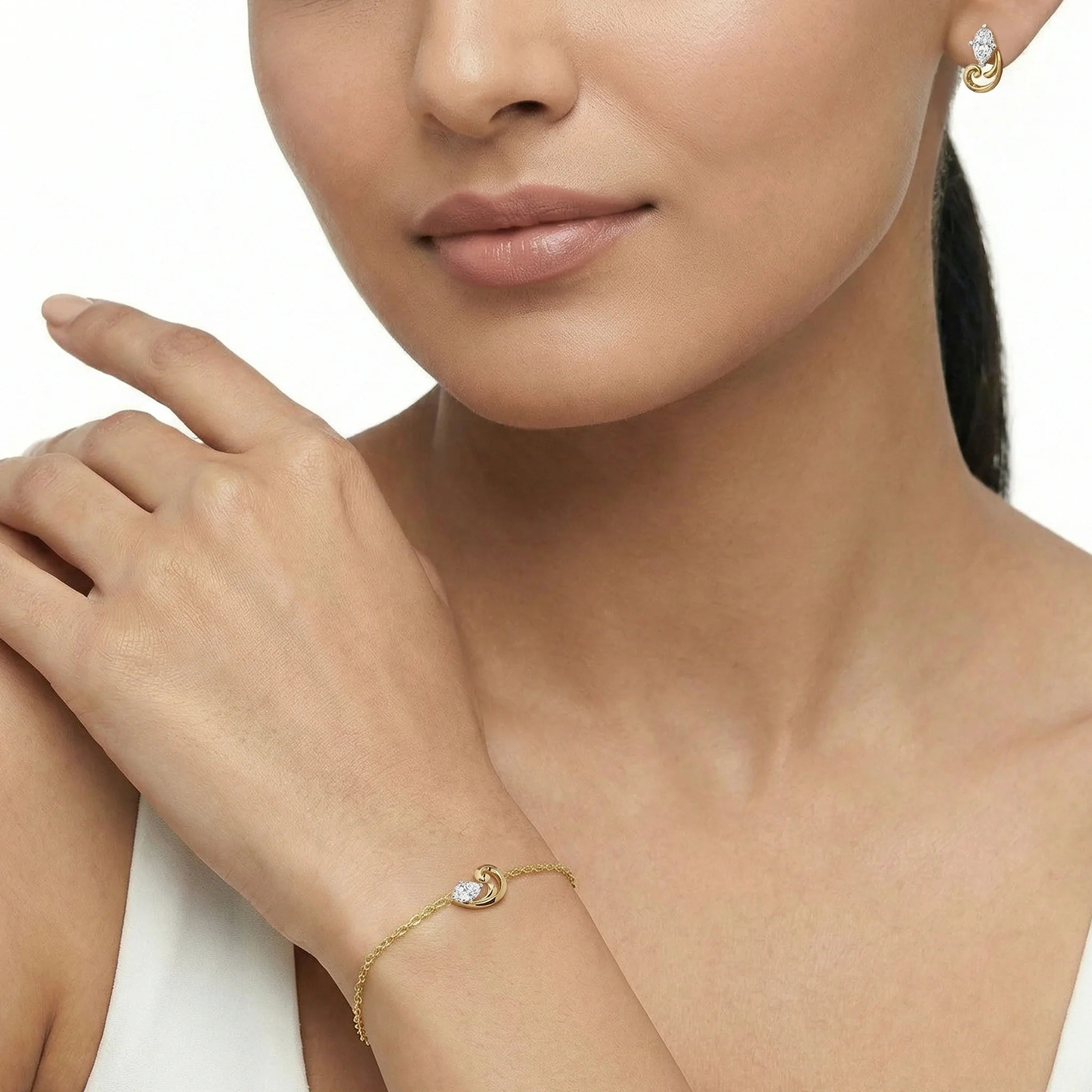 Baroque Grace - Pure Gold Oval Lab Diamond Bracelet