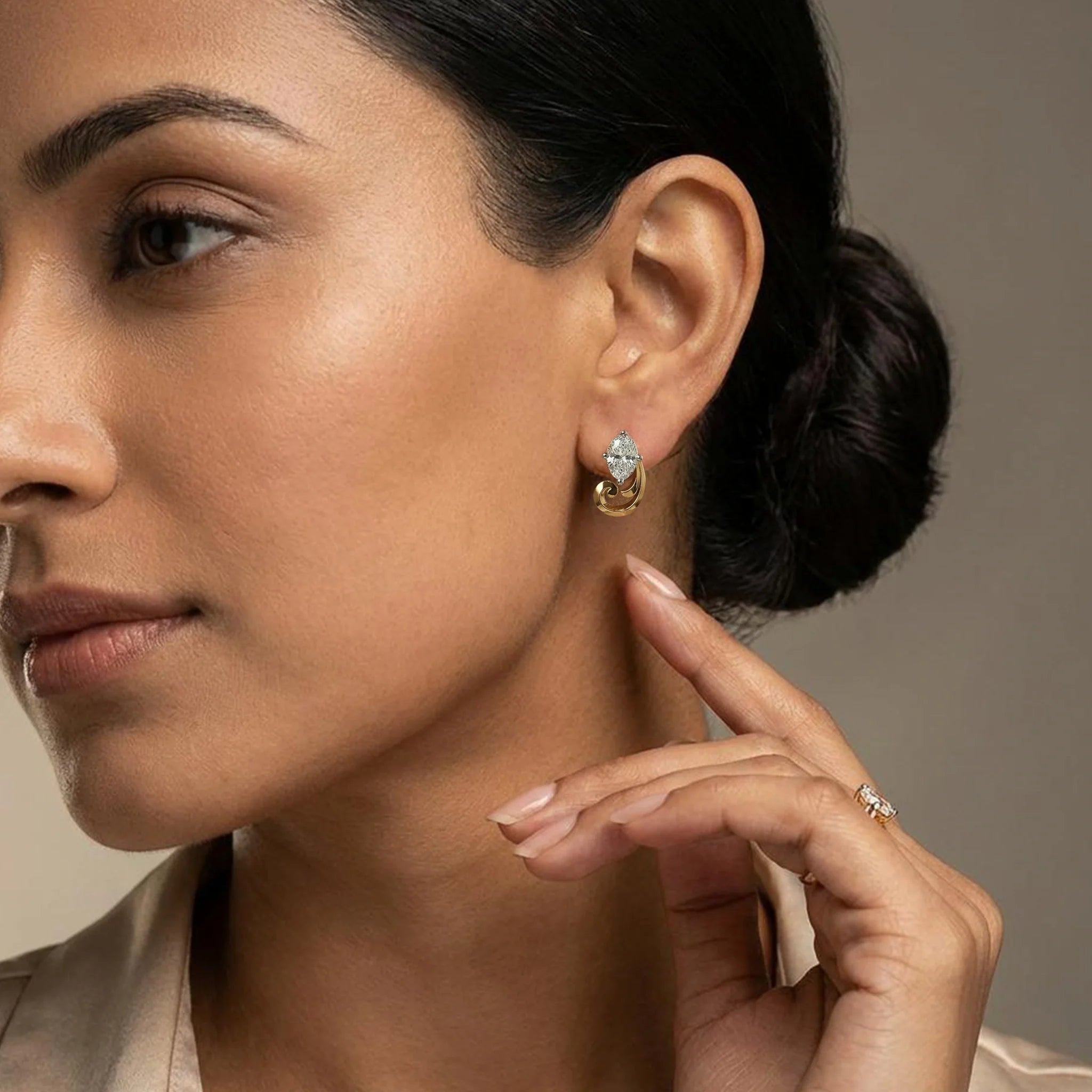 Baroque Grace - Pure Gold Oval Lab Diamond Earrings