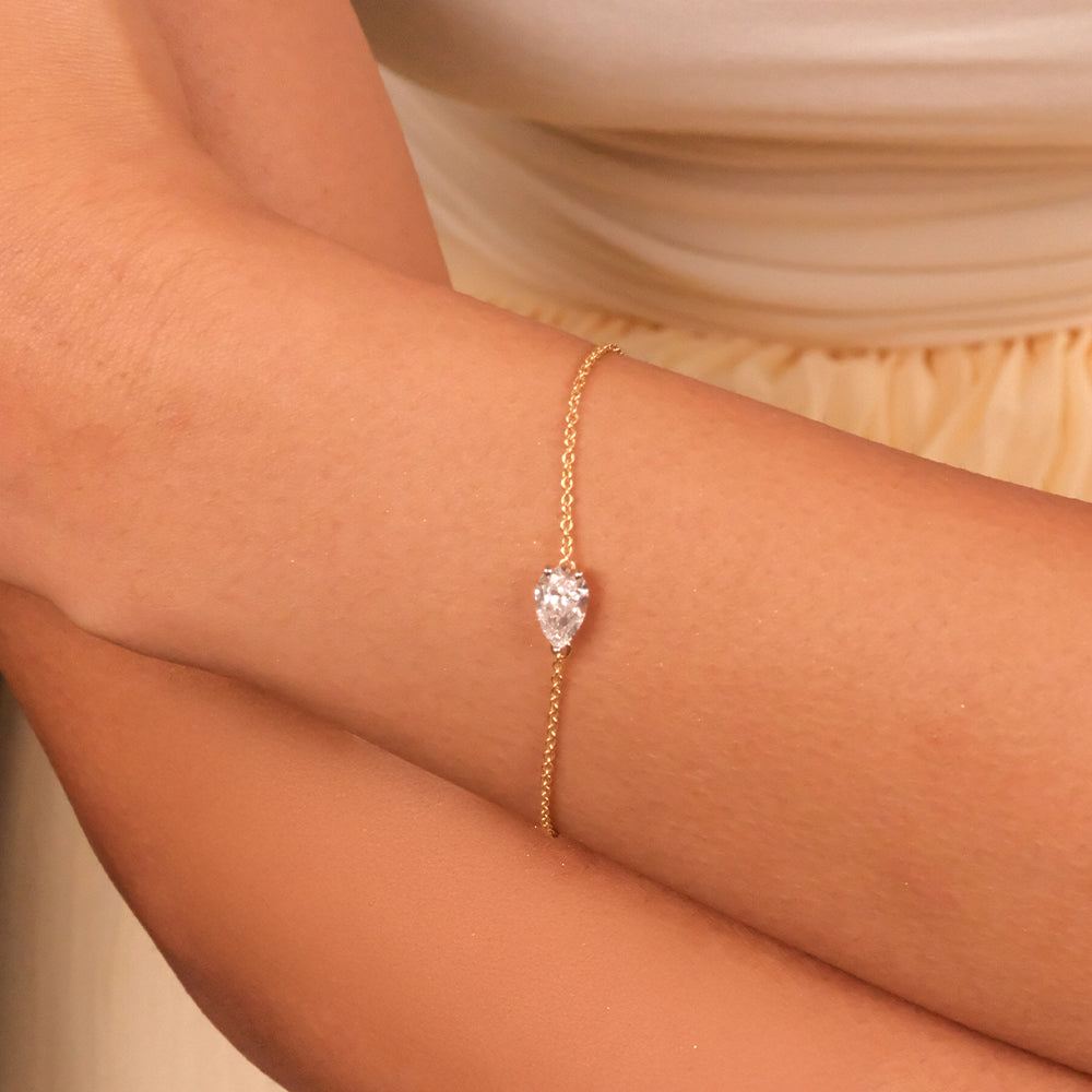Feathered Pear - Pure Gold Lab Diamond Solitaire Bracelet Secondary image