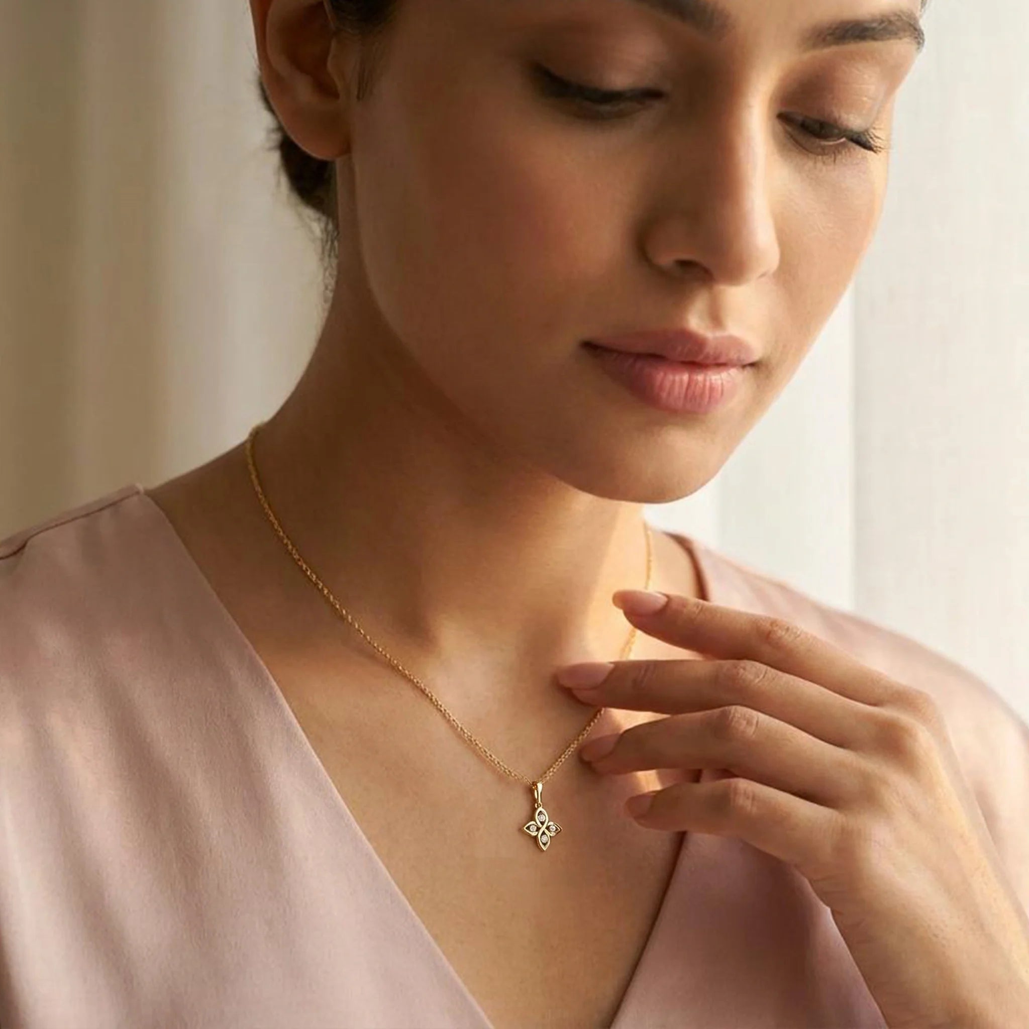 Clove Embrace - Lab Diamond Pendant