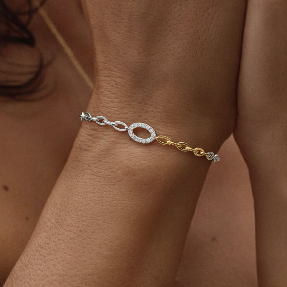 Twined Radiance - Lab Diamond Bracelet Main image
