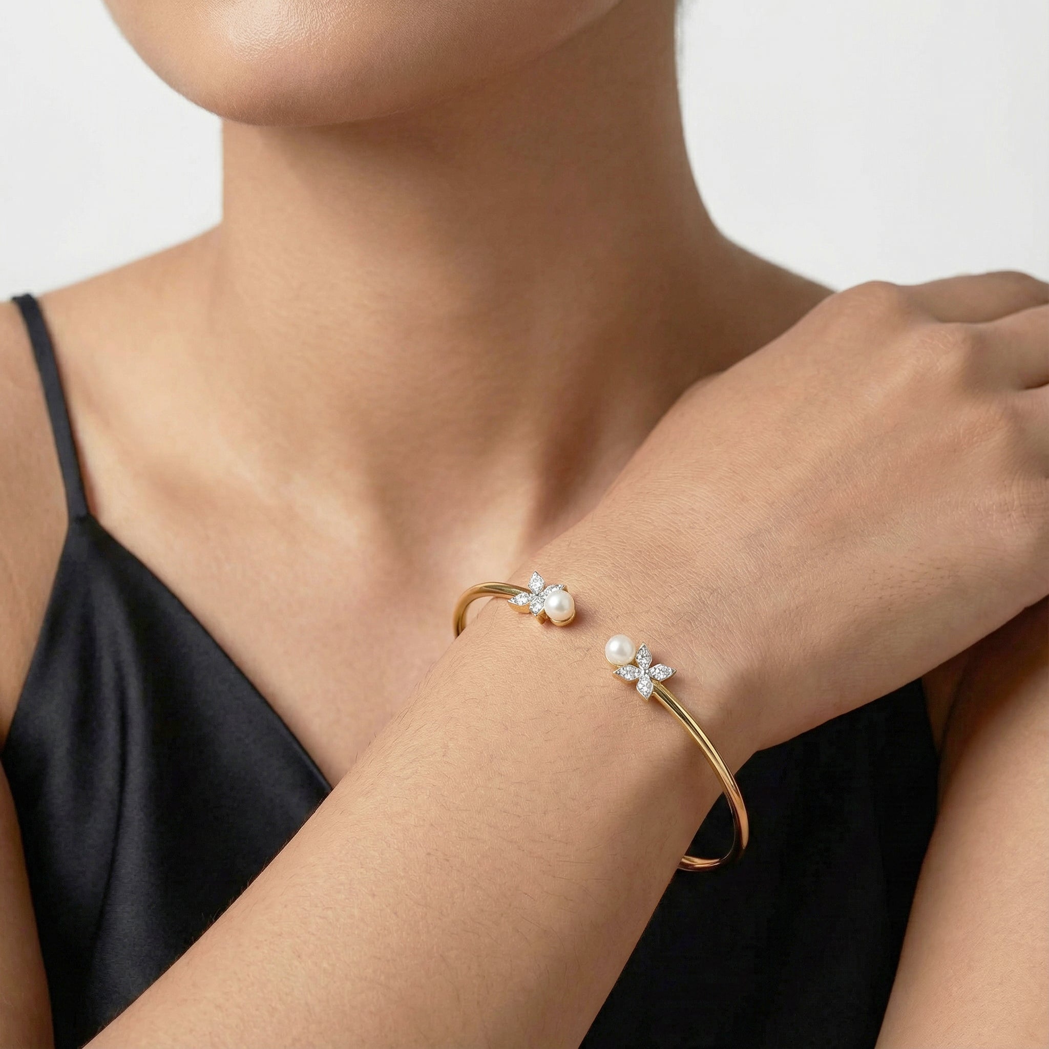 Winter Pearls - Lab Diamond Bangle Secondary image